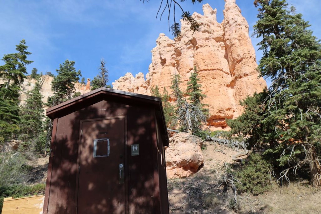 Bryce Canyon bathroom on peek-a-boo loop trail in Utah